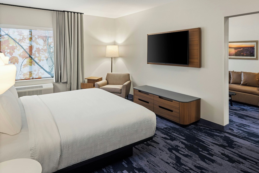 fairfield inn and suites by marriott cedar rapids north