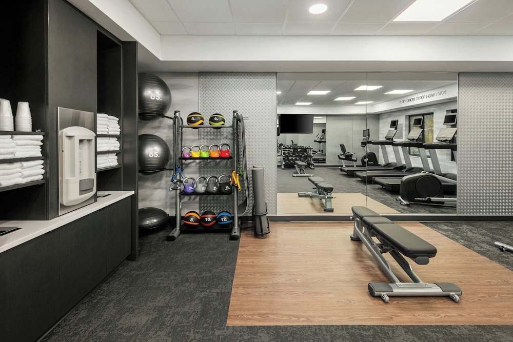 fairfield inn and suites by marriott cedar rapids north