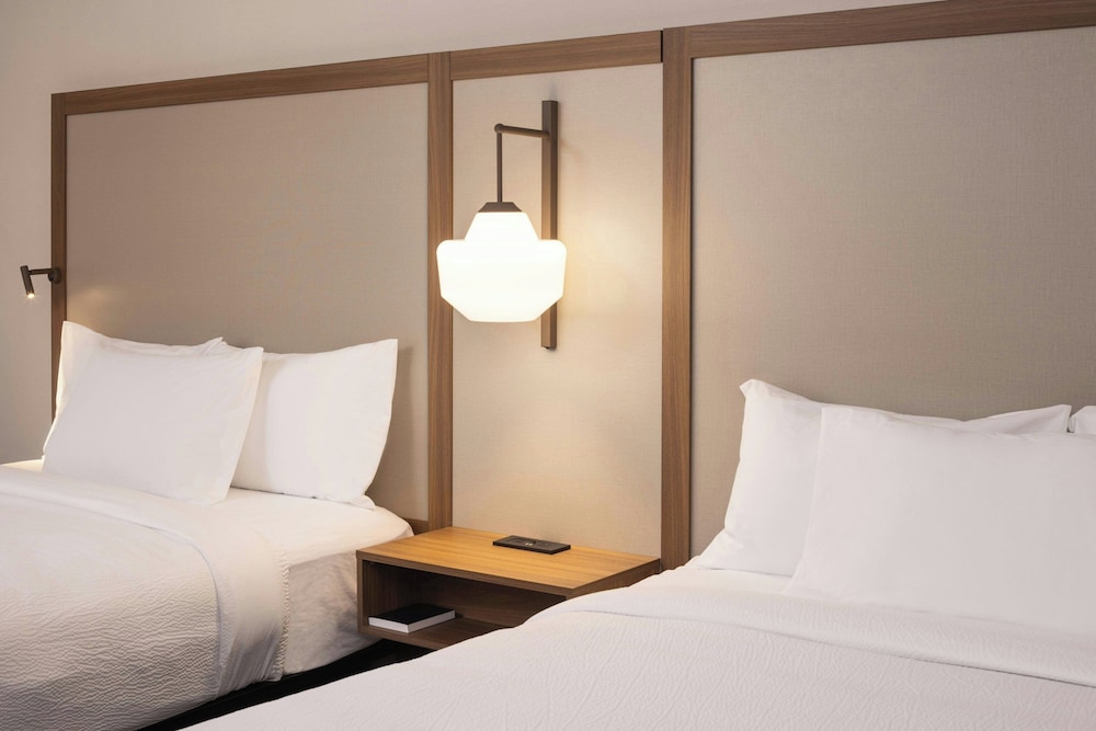 fairfield inn and suites by marriott cedar rapids north