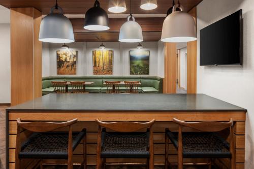 fairfield inn and suites by marriott cedar rapids north