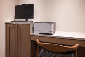 fairfield inn and suites by marriott cedar rapids north