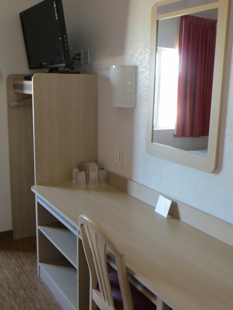 modern stay 39 lakeview by oyo minonk garden