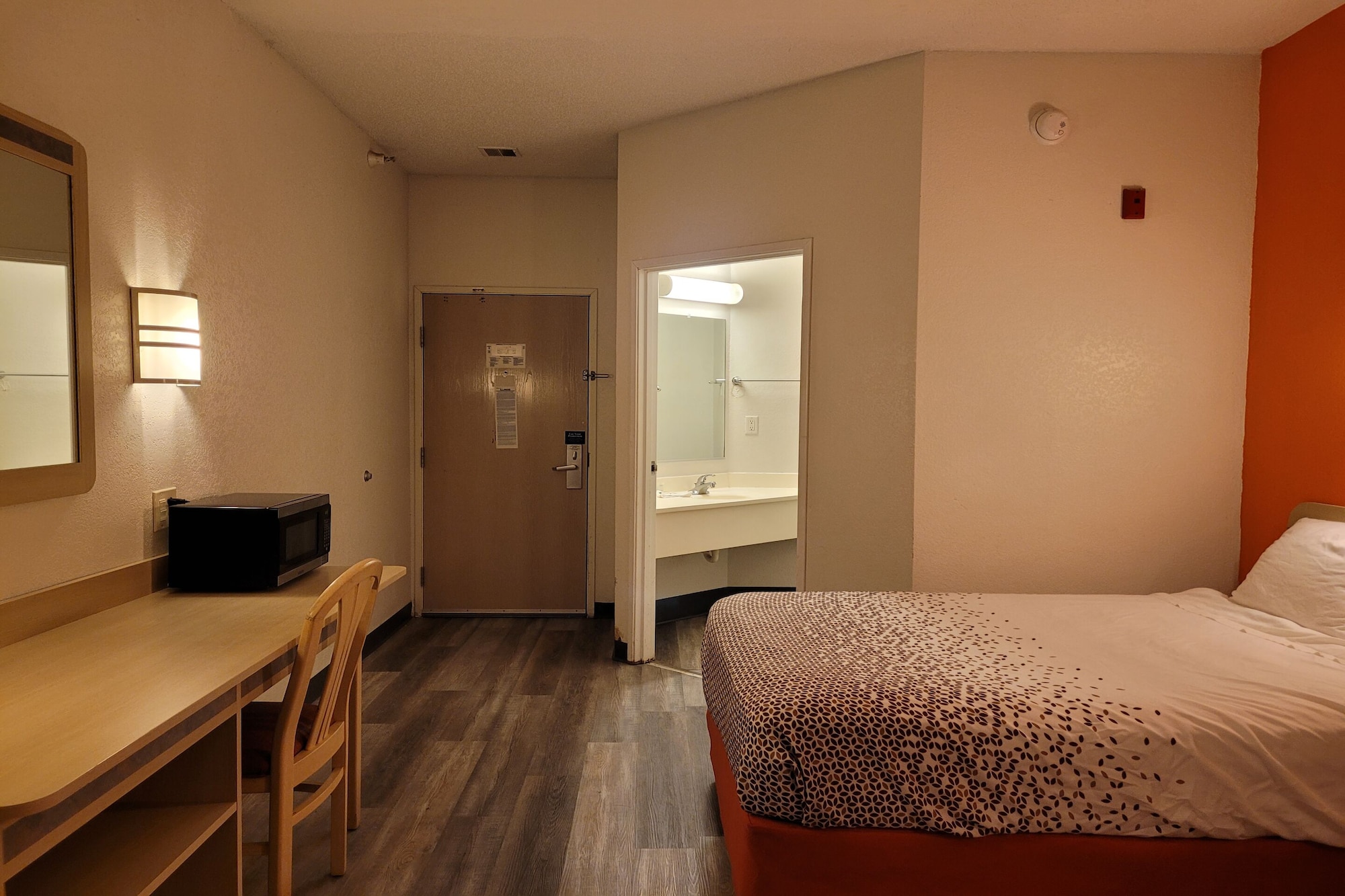 modern stay 39 lakeview by oyo minonk garden