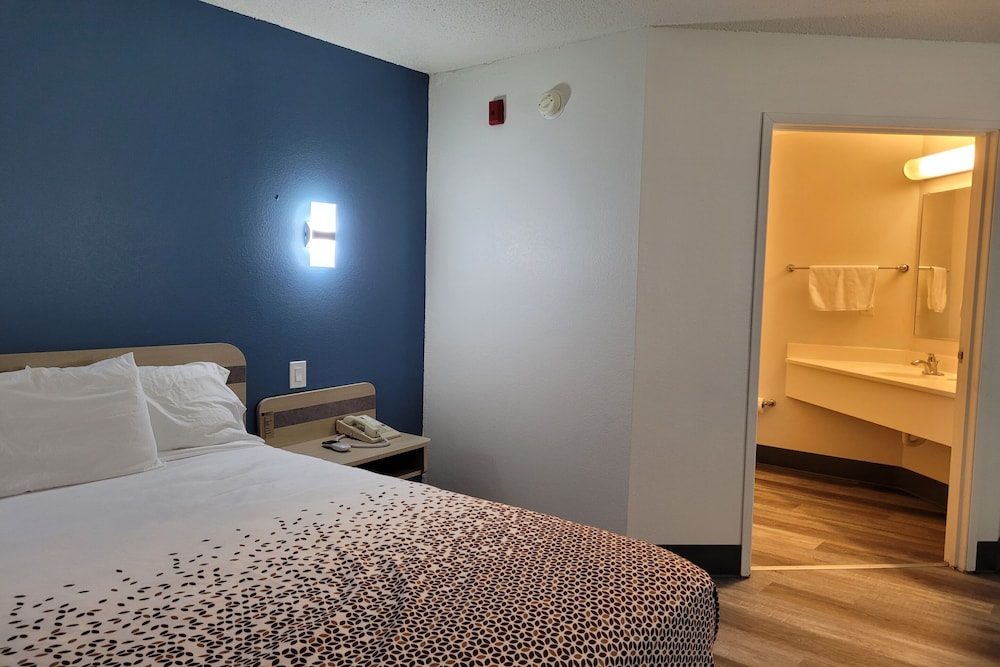 modern stay 39 lakeview by oyo minonk garden