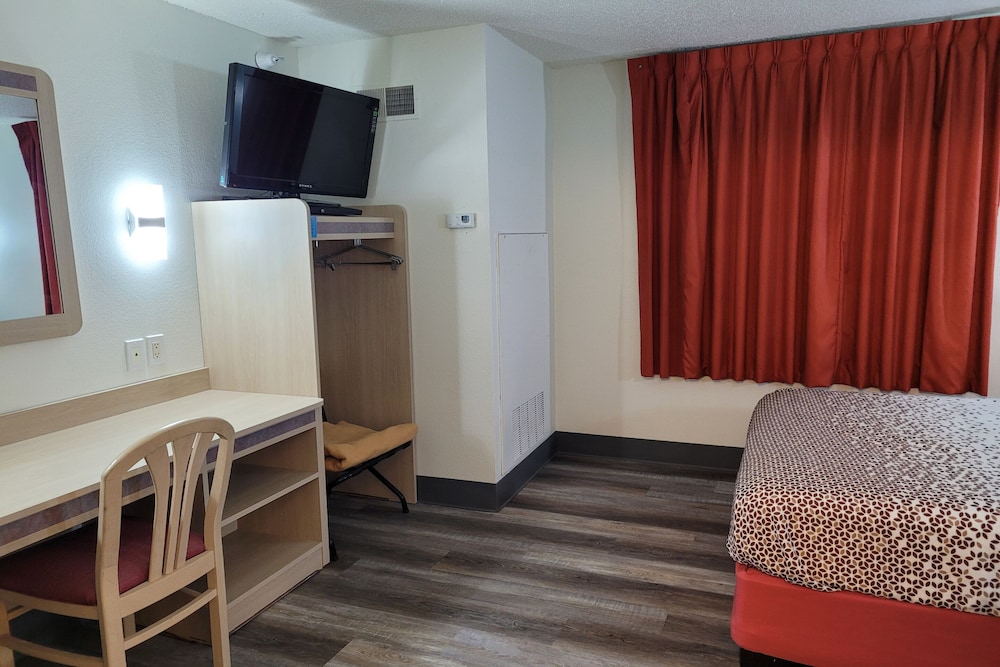 modern stay 39 lakeview by oyo minonk garden
