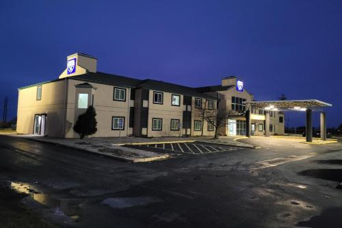 Modern Stay 39 Lakeview By Oyo Minonk Garden,,2 star