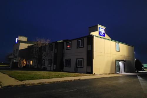 Modern Stay 39 Lakeview By Oyo Minonk Garden,,2 star
