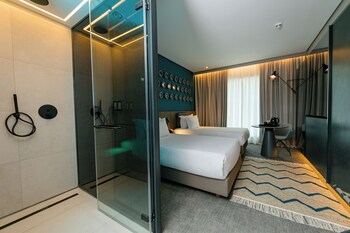 the nine lifestyle experience