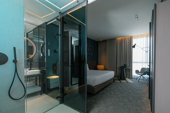 the nine lifestyle experience