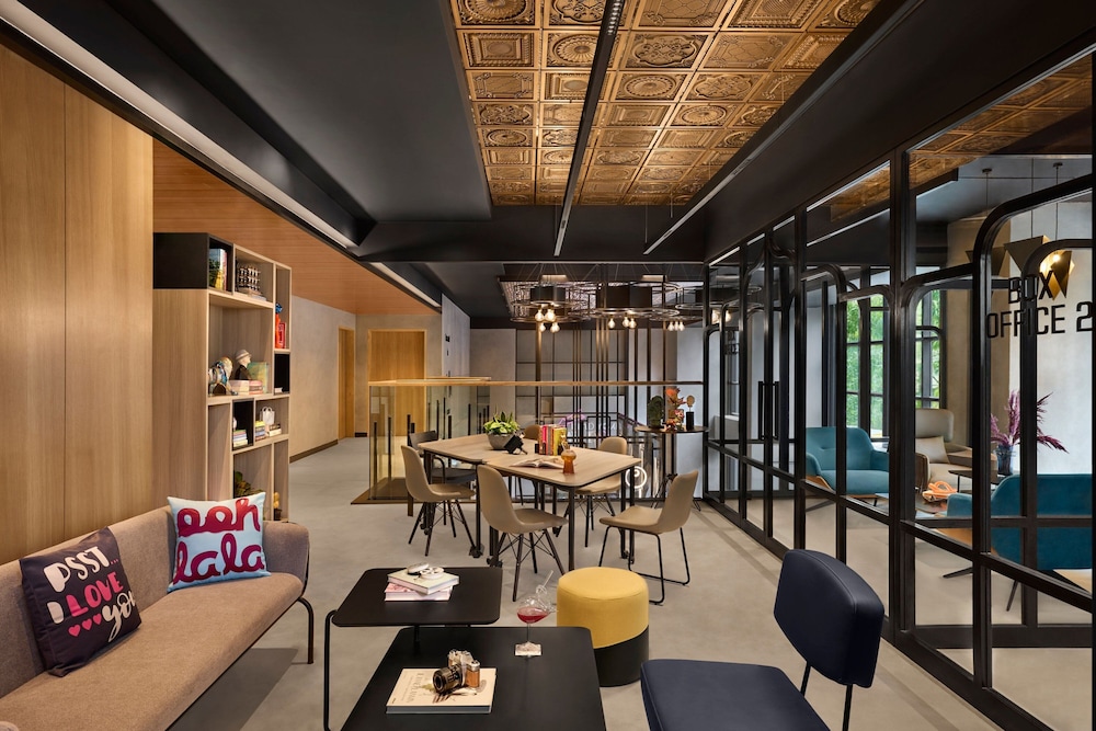 moxy mumbai andheri west