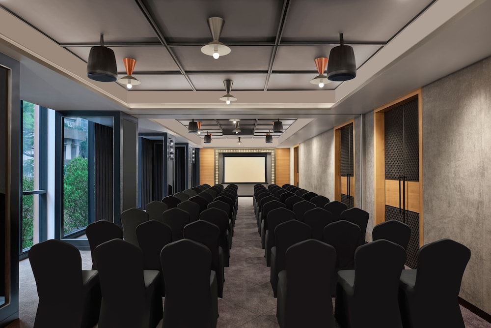 moxy mumbai andheri west