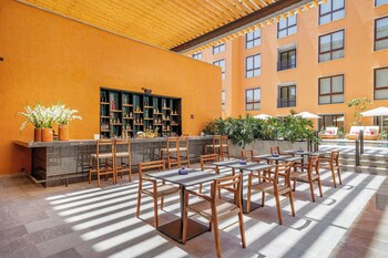 clevia san miguel de allende autograph collection