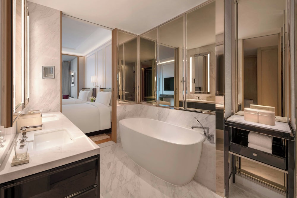 the ritz carlton bangkok