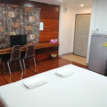 jansom beach resort ranong