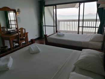 jansom beach resort ranong