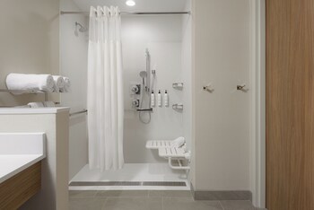 fairfield by marriott inn and suites cincinnati oakley