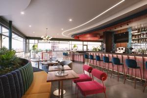 hotel celare cincinnati midtown a tribute portfolio hotel