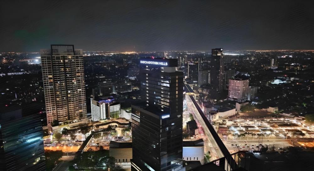 the quarter ratchayothin by uhg