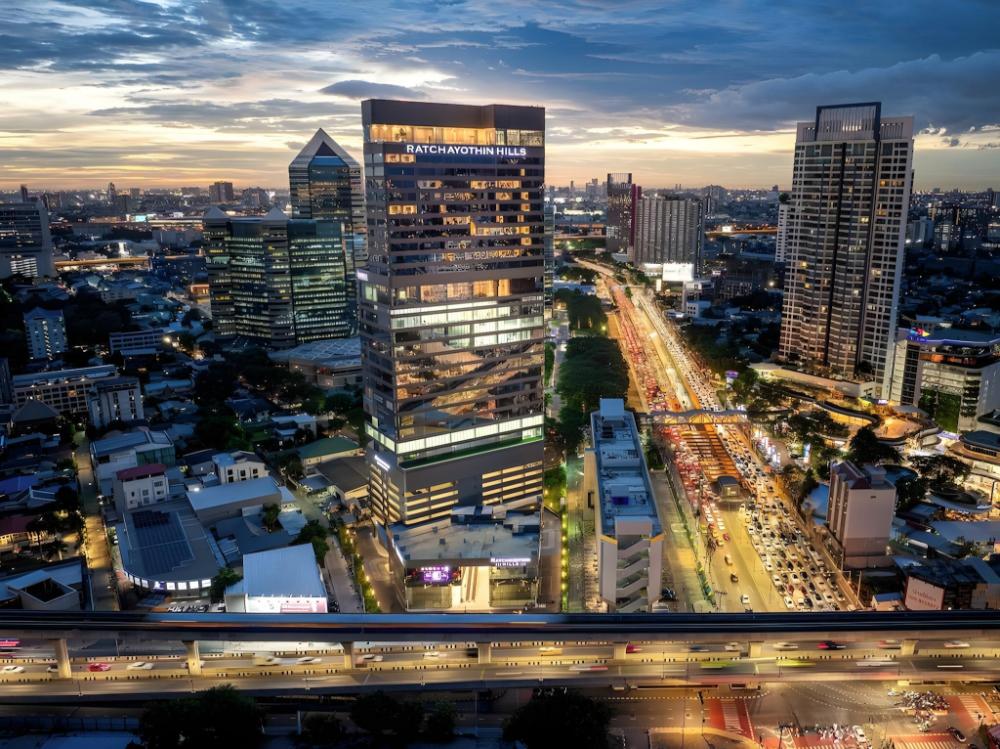 the quarter ratchayothin by uhg