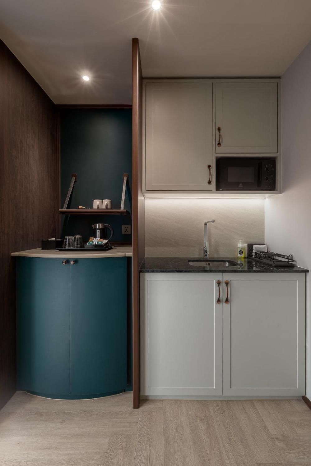 the quarter ratchayothin by uhg