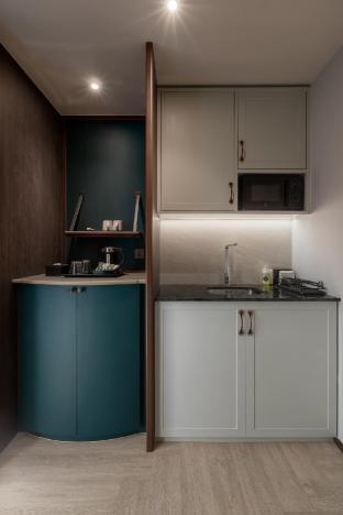 the quarter ratchayothin by uhg