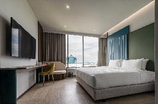 the quarter ratchayothin by uhg