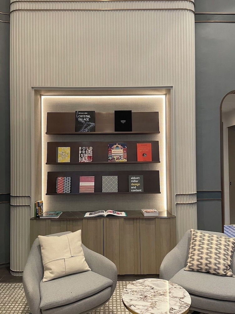 the quarter ratchayothin by uhg