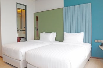 the quarter ratchayothin by uhg