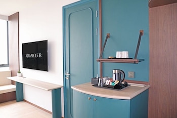 the quarter ratchayothin by uhg