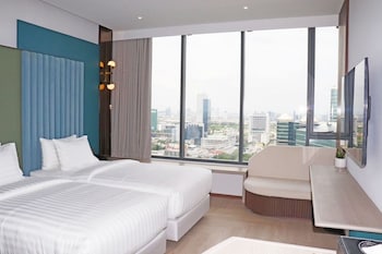 the quarter ratchayothin by uhg