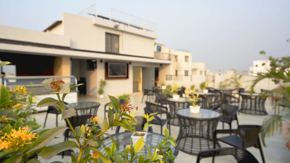 xpressmall hotels and resorts