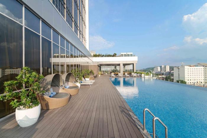 oakwood hotel and apartments grand batam