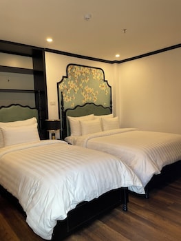 aquarius premium hotel