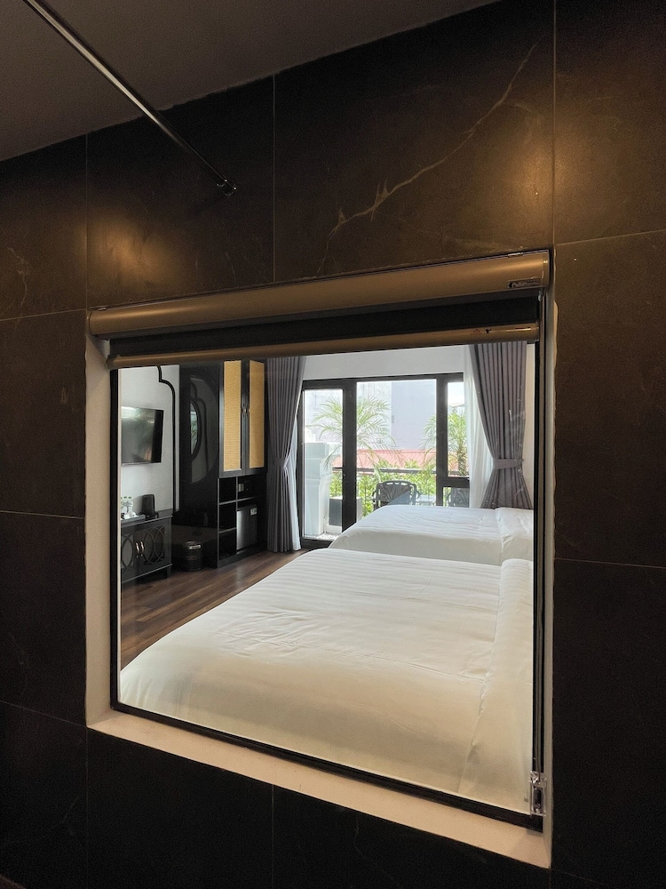 aquarius premium hotel