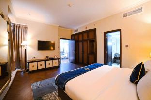 seven seas hotel
