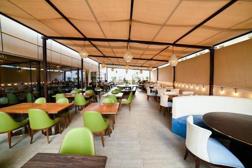 seven seas hotel