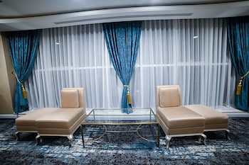 seven seas hotel