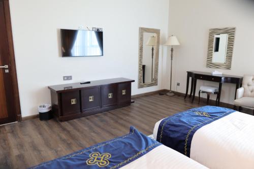 seven seas hotel