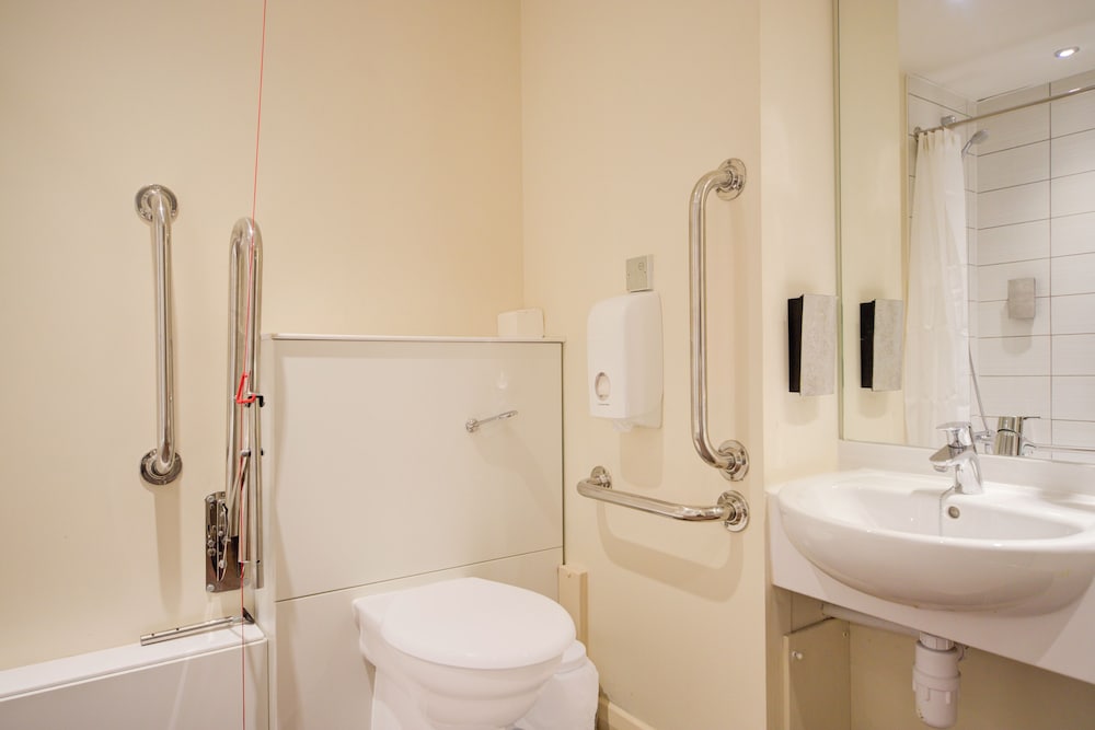 belvilla newport city centre hotel lifestyle