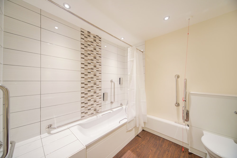 belvilla newport city centre hotel lifestyle