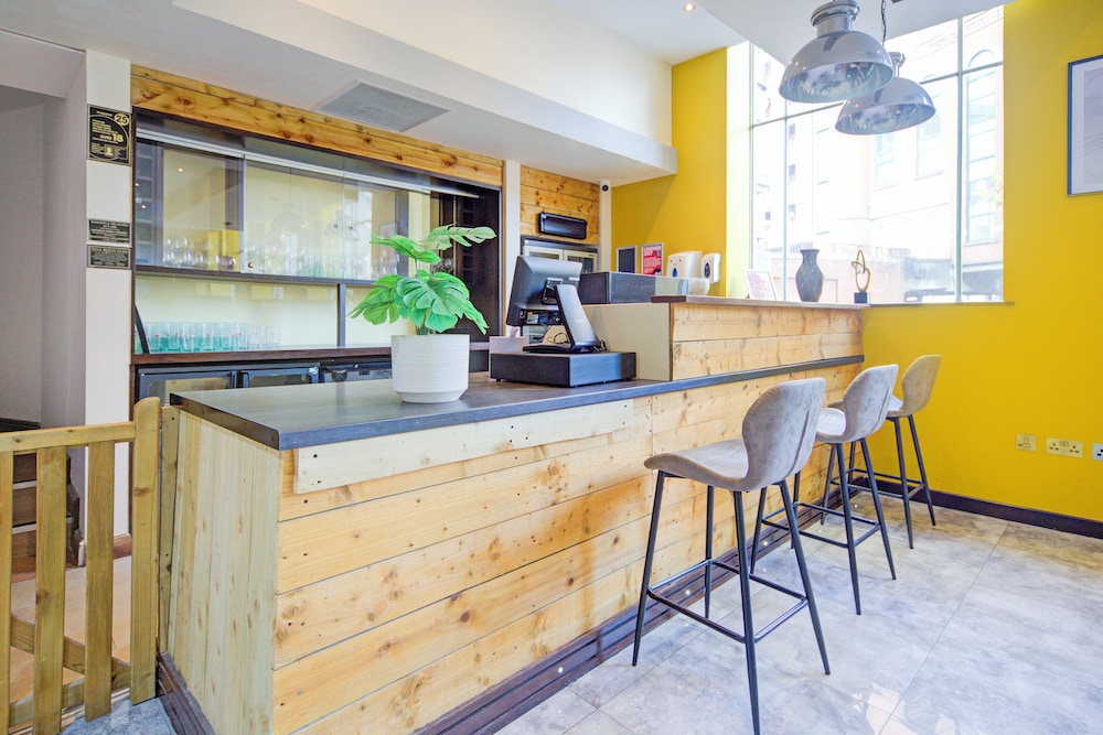 belvilla newport city centre hotel lifestyle