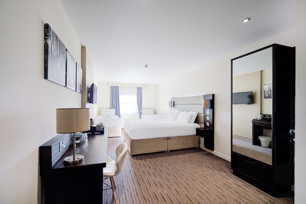 belvilla newport city centre hotel lifestyle