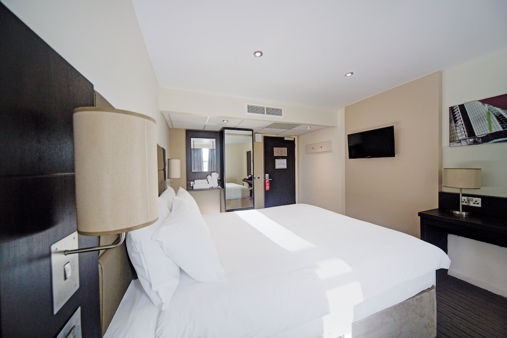 belvilla newport city centre hotel lifestyle