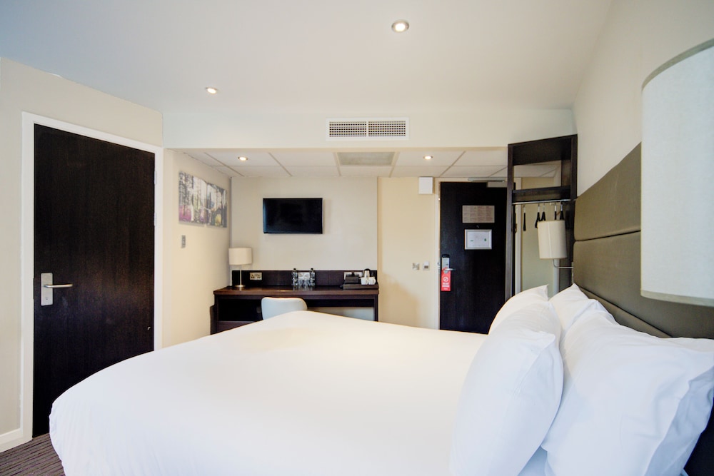 belvilla newport city centre hotel lifestyle