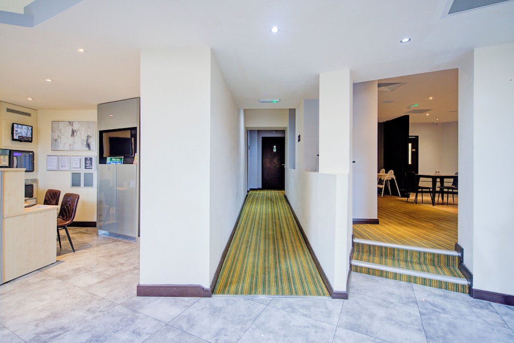 belvilla newport city centre hotel lifestyle