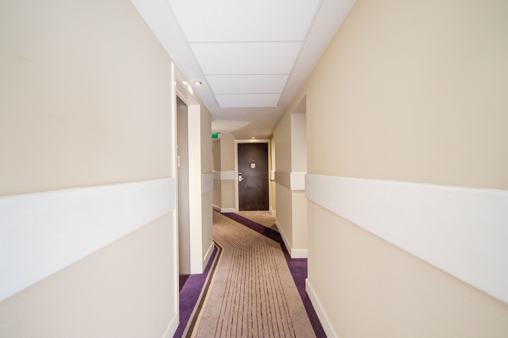 belvilla newport city centre hotel lifestyle