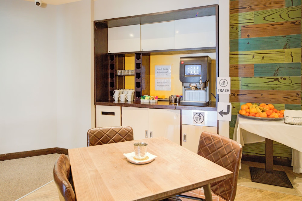 belvilla newport city centre hotel lifestyle