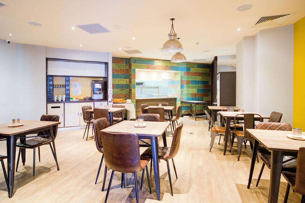 belvilla newport city centre hotel lifestyle