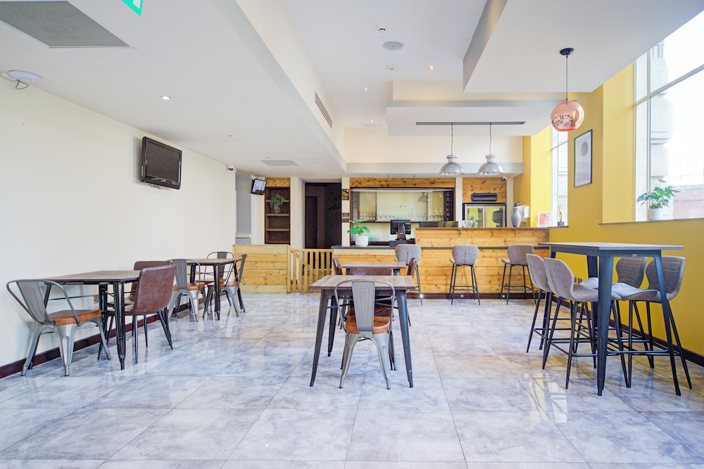 belvilla newport city centre hotel lifestyle