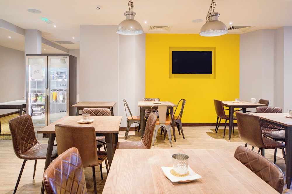 belvilla newport city centre hotel lifestyle